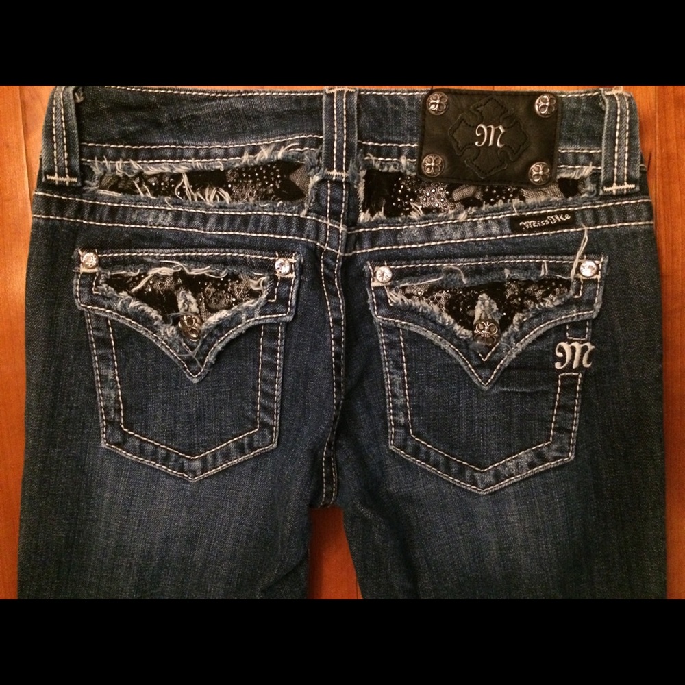 Miss Me size 27 with 34” inseam - Boot